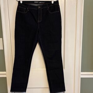 Old Navy 10 short curvy mid rise straight jeans dark rinse, like new condition